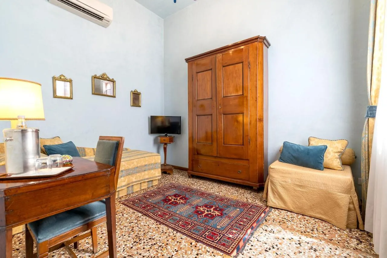Palazzo Schiavoni Residenza D'Epoca & Suite-Apartments Venecia 3*,  Italia
