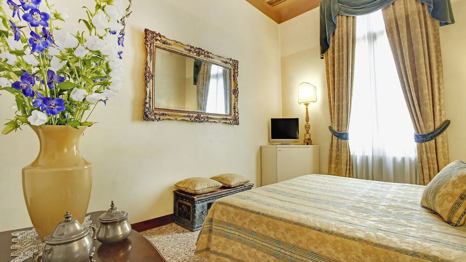 Palazzo Schiavoni Residenza D'Epoca & Suite-Apartments Venice 3*,